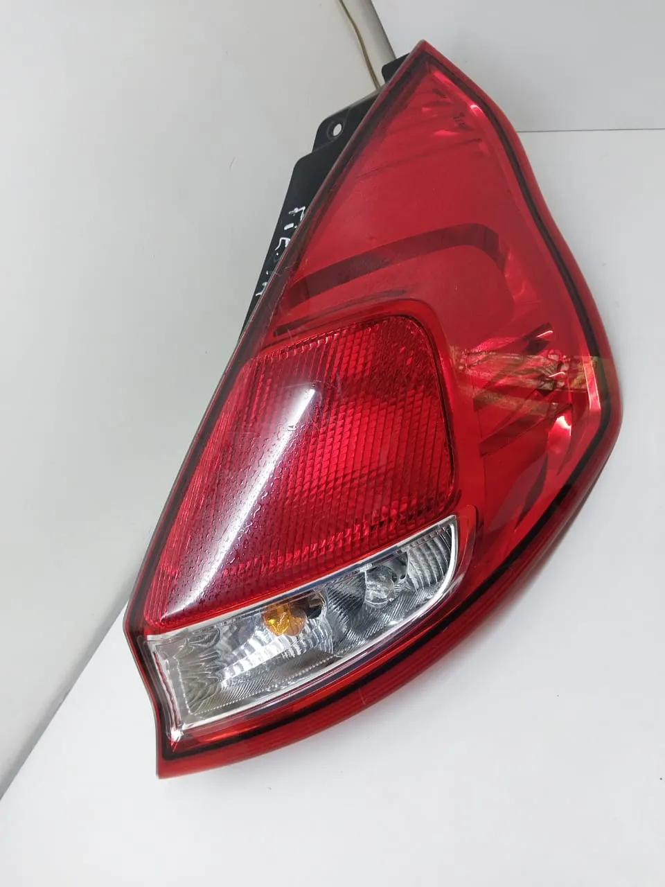 FARO TARSERO FORD FIESTA LADO DERECHO 2014 AL 2019