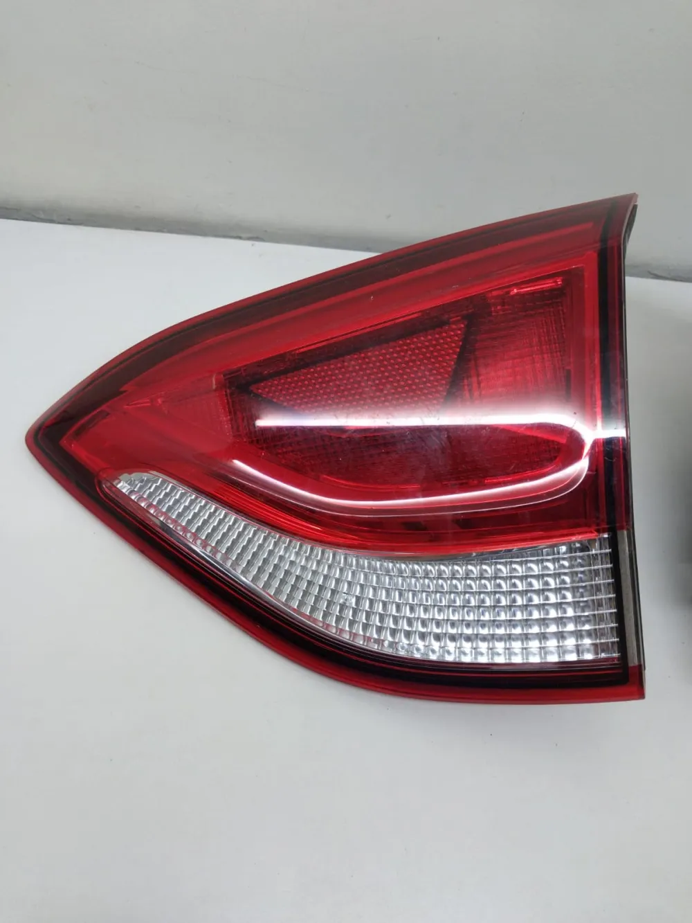 FARO TRASERO INTERIOR LADO IZQUIERDO CHEVROLET SPIN 2019