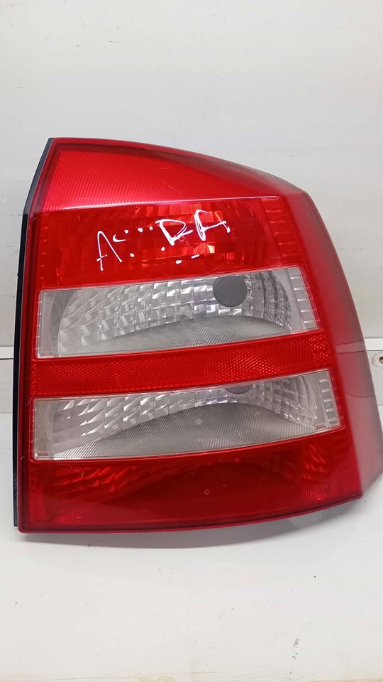 Faro Trasero Original Usado Chevrolet Astra con Portón Lado del acompañante