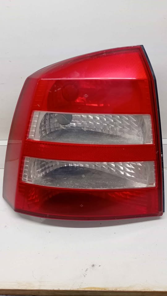 Faro Trasero Original Usado Chevrolet Astra modelo con Portón Lado Izquierdo