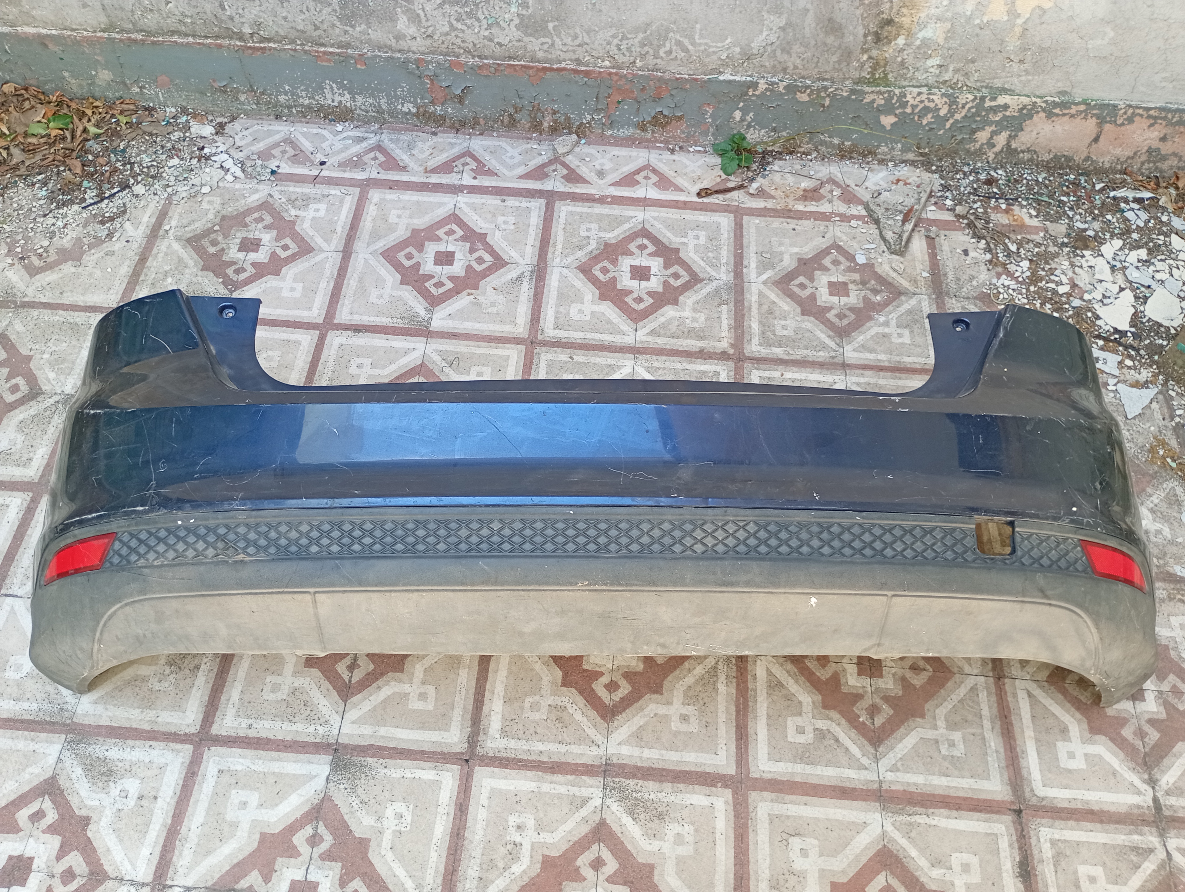 PARAGOLPE TRASERO ORIGINAL USADO FORD FOCUS 3 PORTÓN